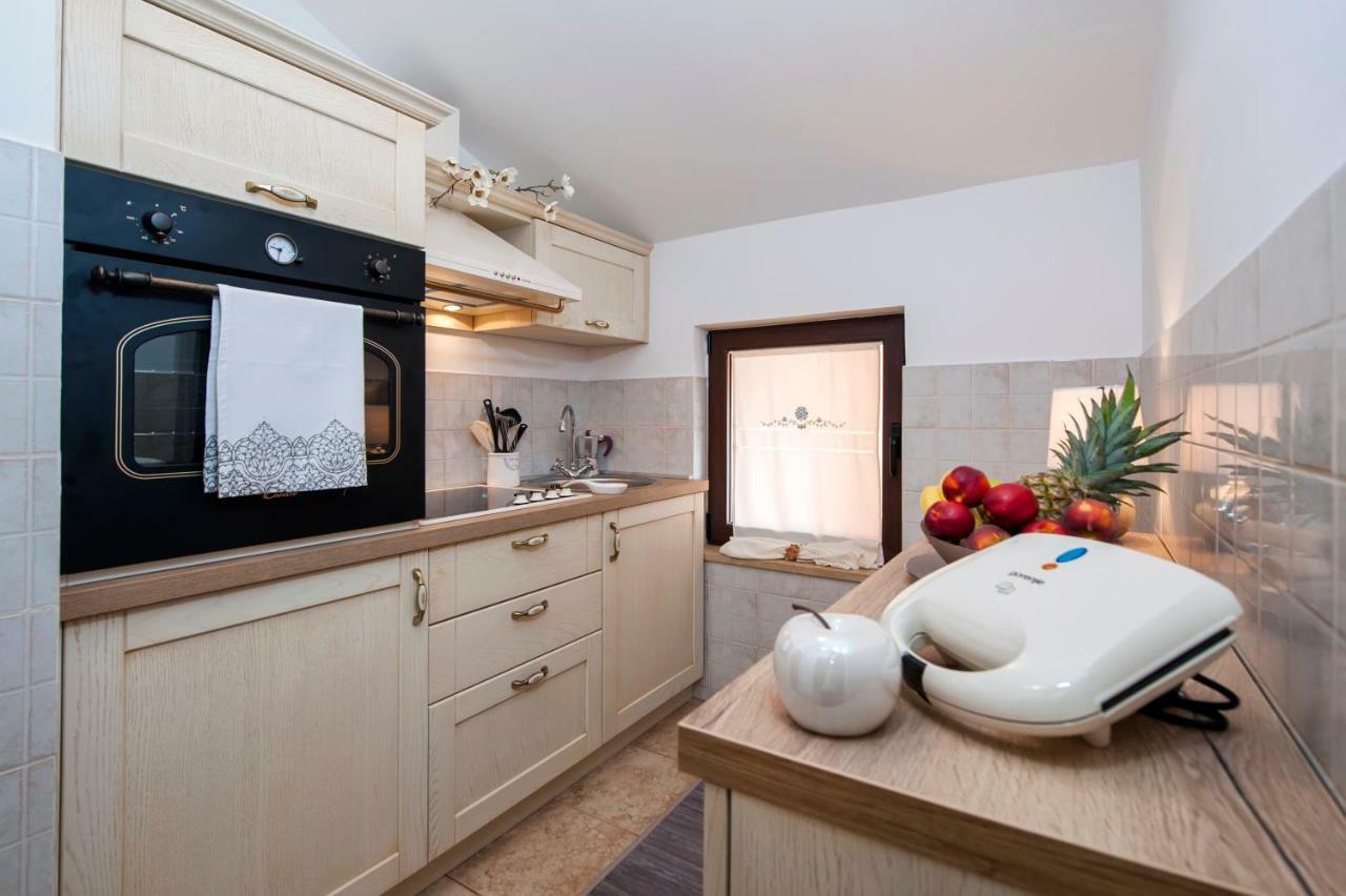 Apartment Len Ровинь Экстерьер фото