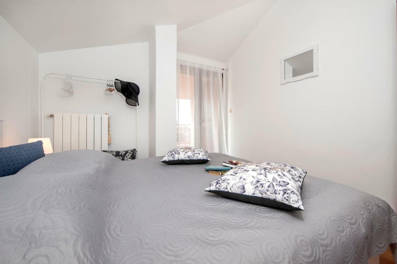 Apartment Len Ровинь Экстерьер фото
